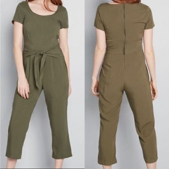 ModCloth Bay Area Believer Jumpsuit Size M - Picture 1 of 8